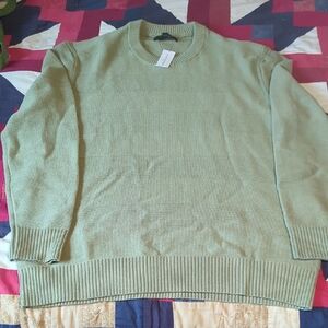Banana Republic Green Crewneck Sweater with Ribbed Detailing (NWT)